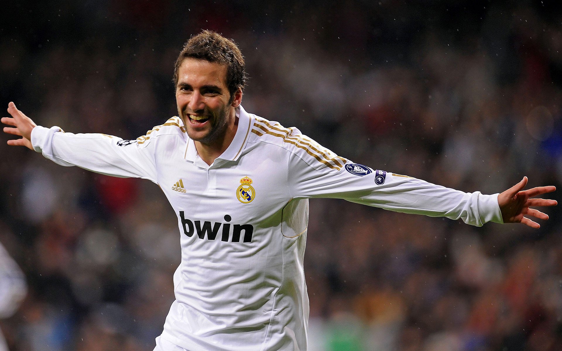 “武汉马拉松赛：选手的拼搏，让赛道见证奇迹”