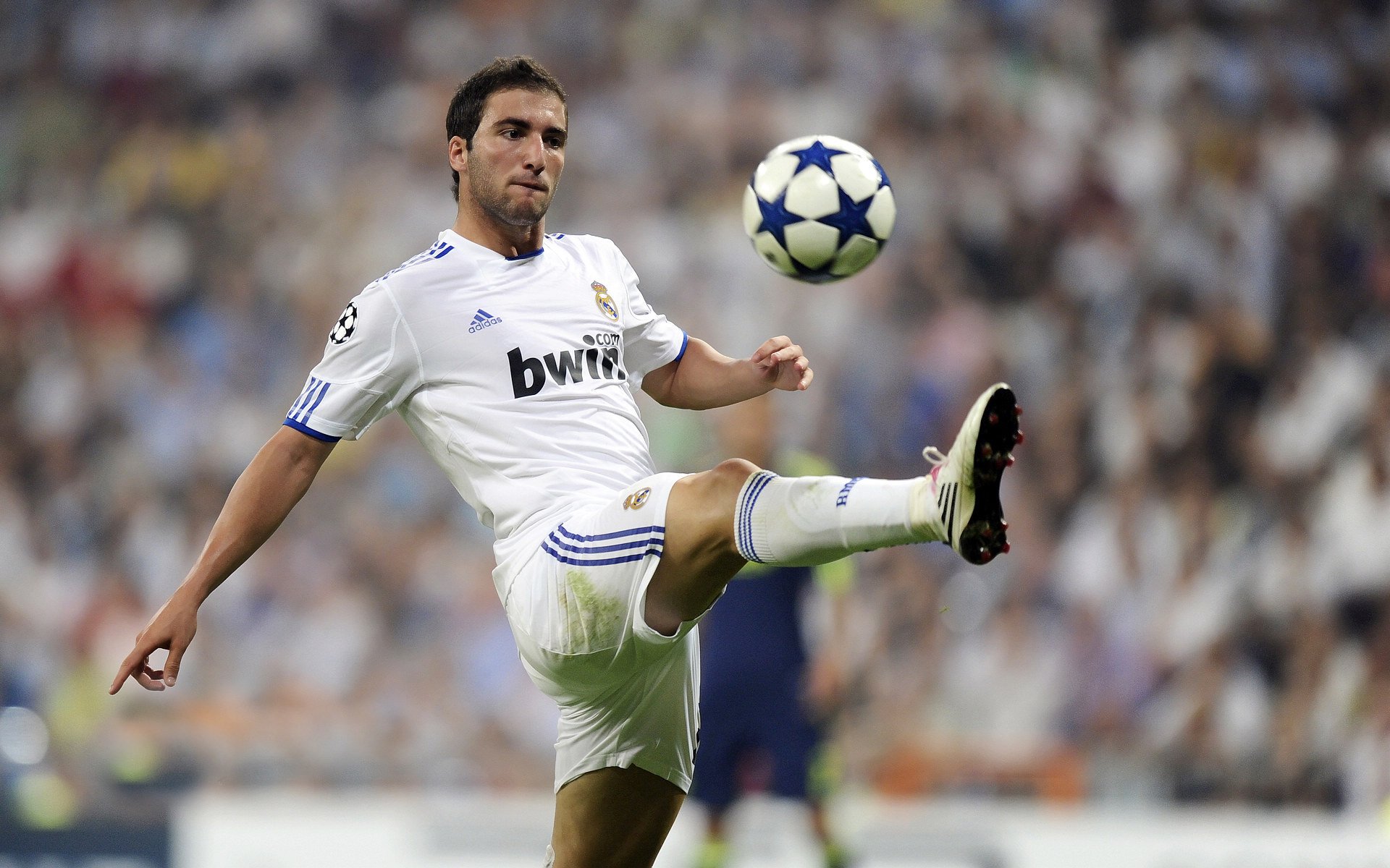 “2025世界运动会：高新体育中心羽毛球赛激烈异常”